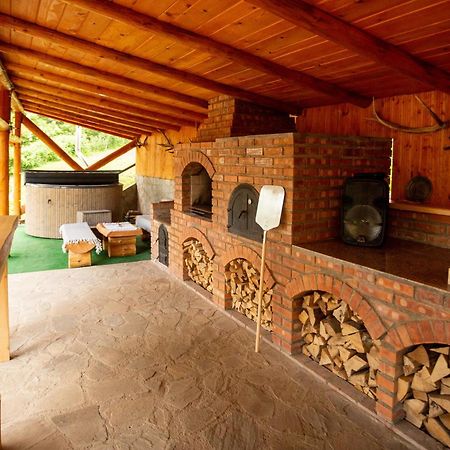 Casa Rumelia Paltineni Екстер'єр фото
