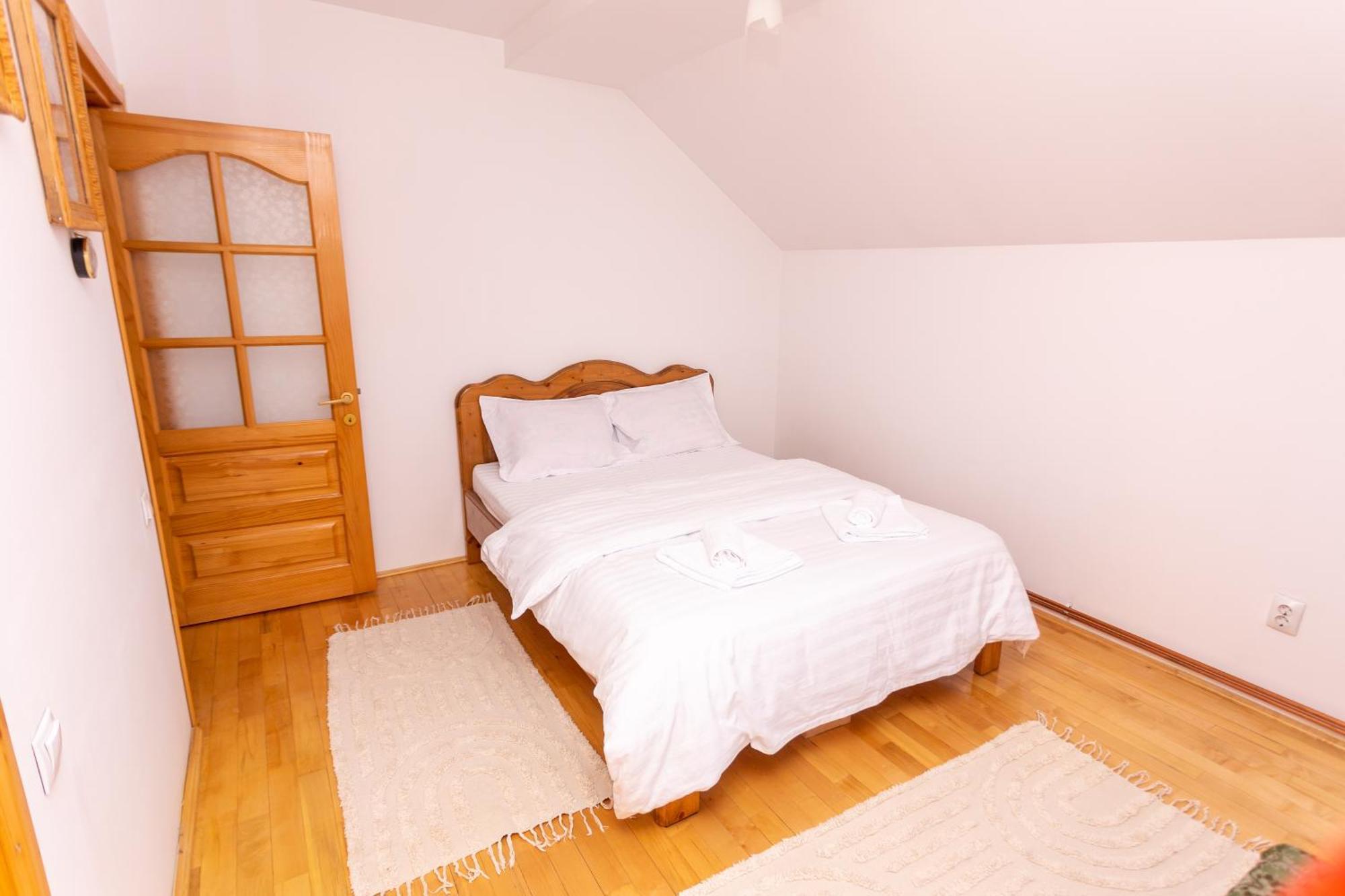 Casa Rumelia Paltineni Екстер'єр фото