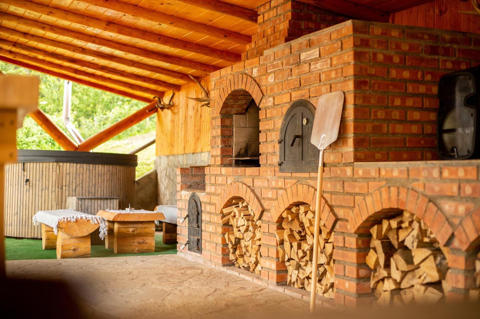 Casa Rumelia Paltineni Екстер'єр фото