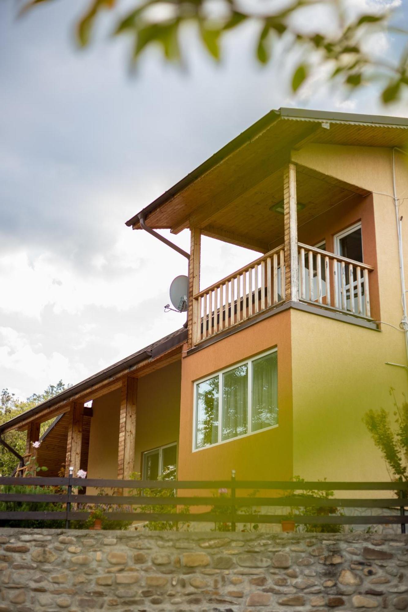 Casa Rumelia Paltineni Екстер'єр фото