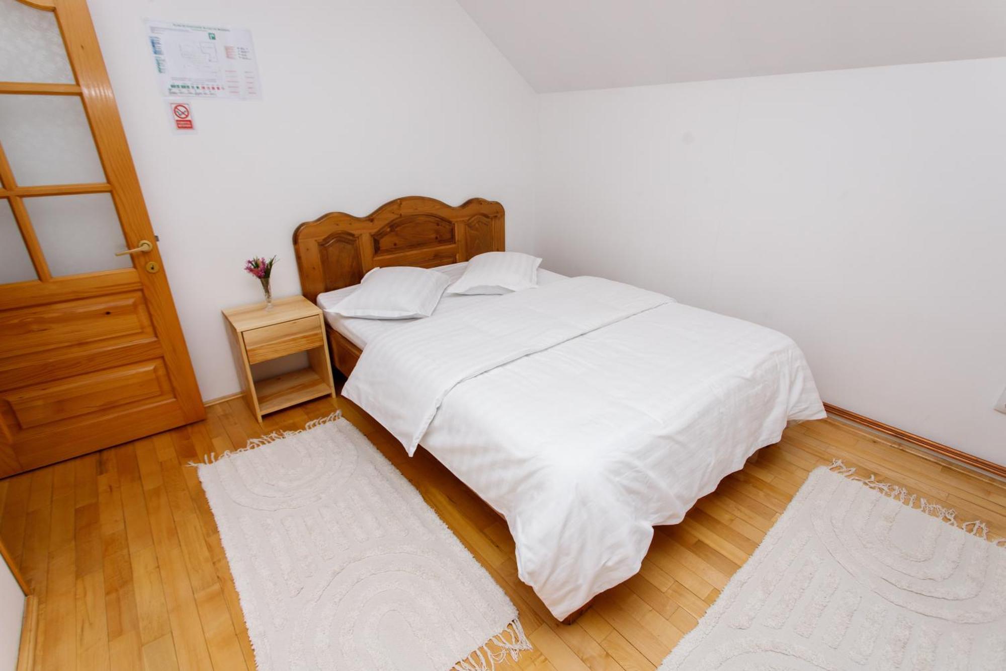 Casa Rumelia Paltineni Екстер'єр фото