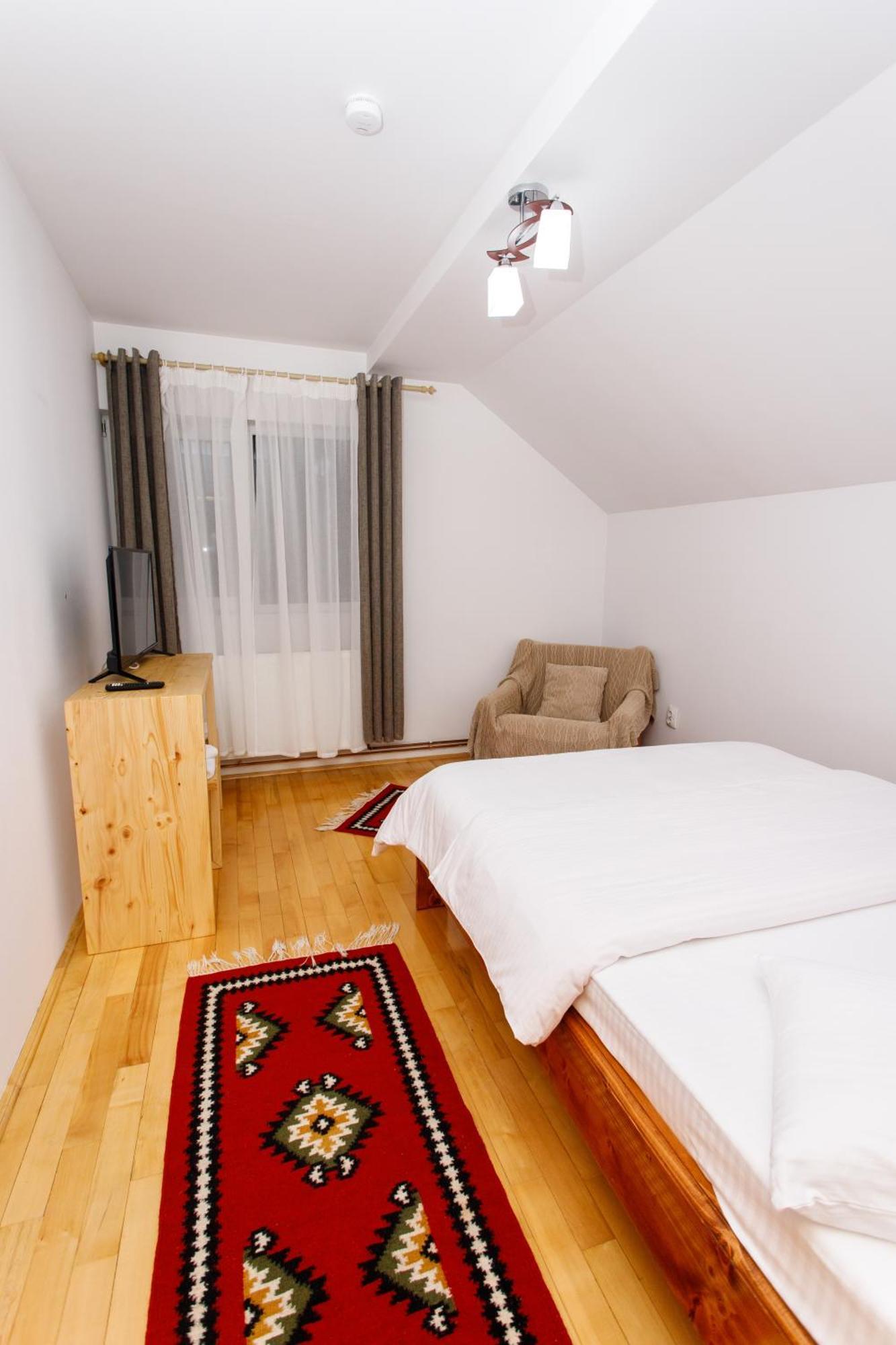 Casa Rumelia Paltineni Екстер'єр фото