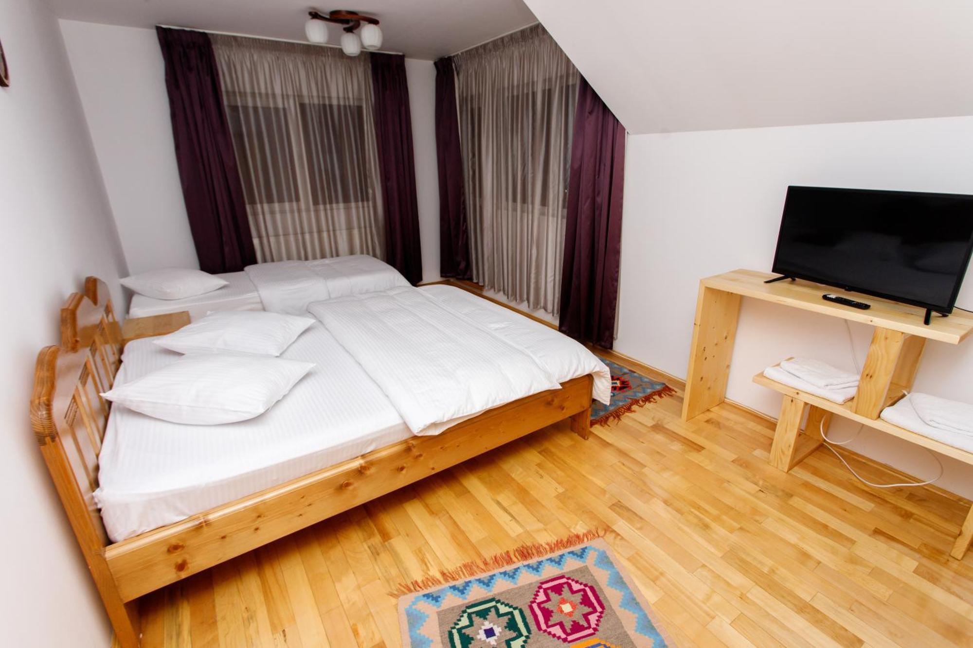 Casa Rumelia Paltineni Екстер'єр фото